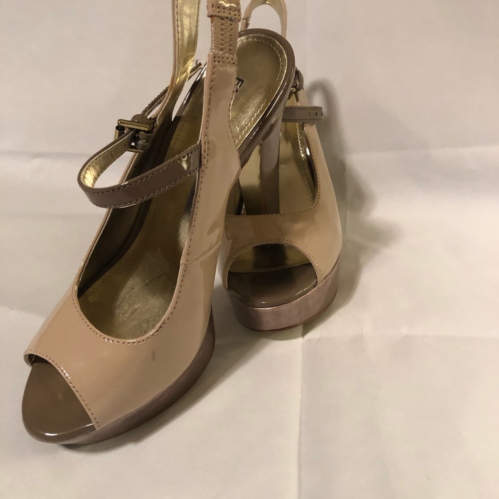 Ladies shoes